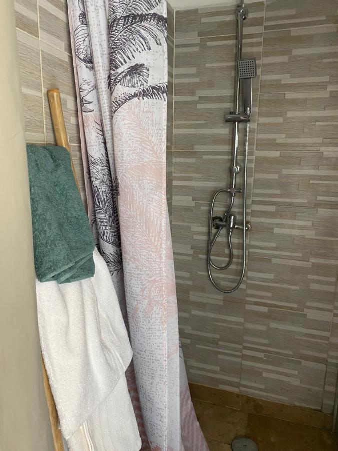 Studio Cosy 5 Mn De La Gare 10 Mn Des Plages Сет Екстериор снимка